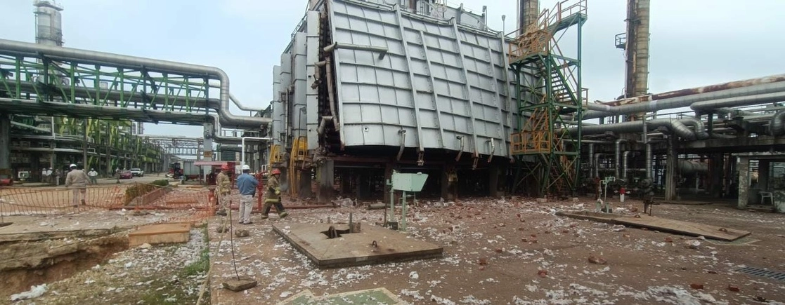 La conflagración inició en el horno BA 1101, celda A de la planta fraccionadora de Hidrocarburos. Foto Sayda Chiñas