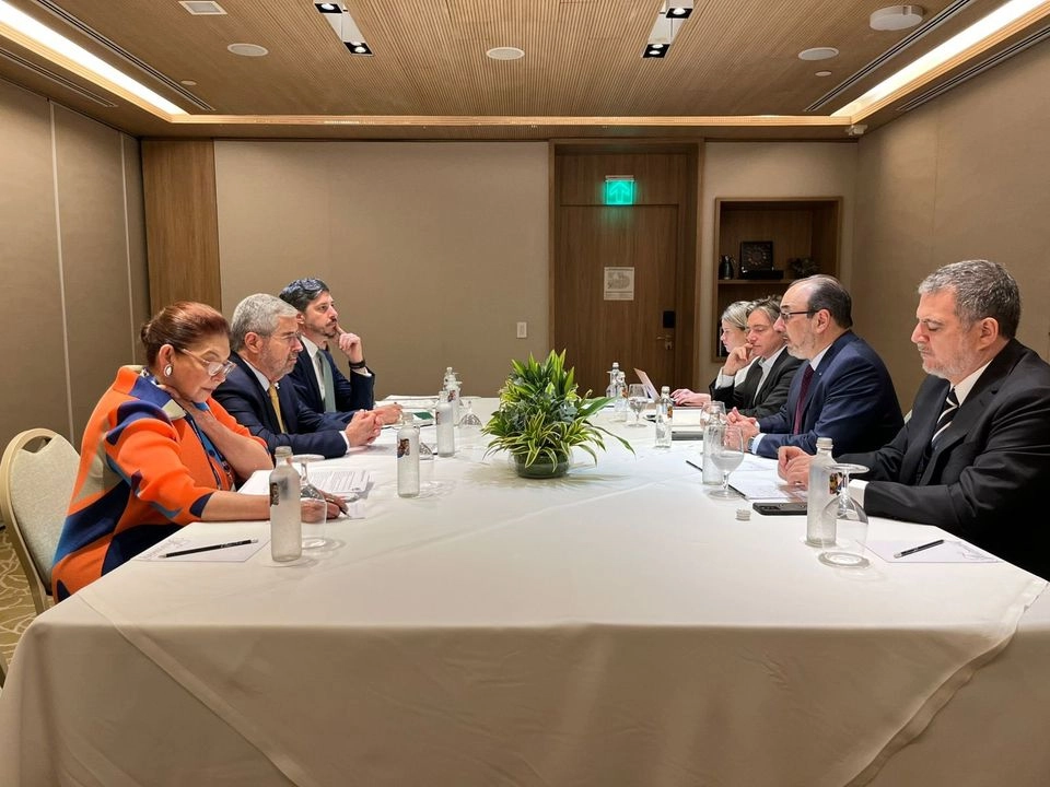 Dialogaron sobre la reciente incorporación de Guatemala a esa institución, lo que "abre las posibilidades para impulsar proyectos binacionales que consoliden el desarrollo de la región sur-sureste de México”. Foto 