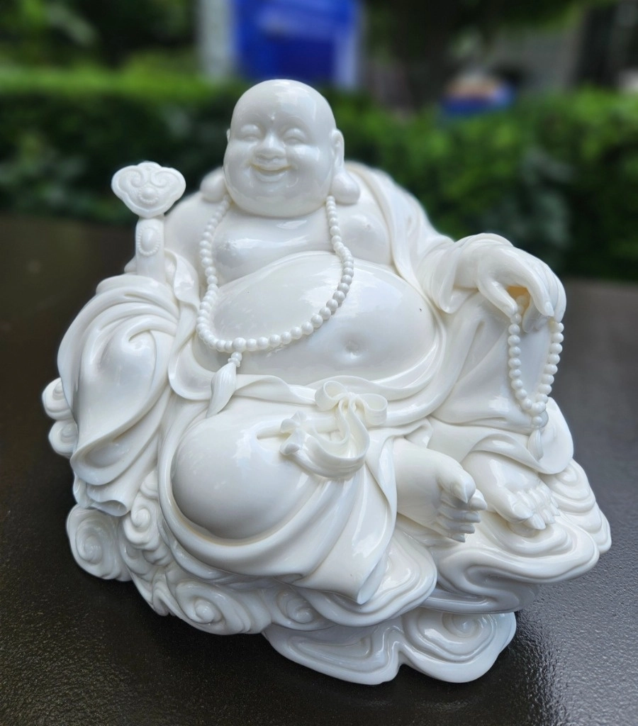Se exhibieron unas 20 piezas de porcelana, entre las cuales había juegos de té milenarios y objetos decorativos, así como esculturas de dragones, elefantes y budas. Foto Ángel Vargas



