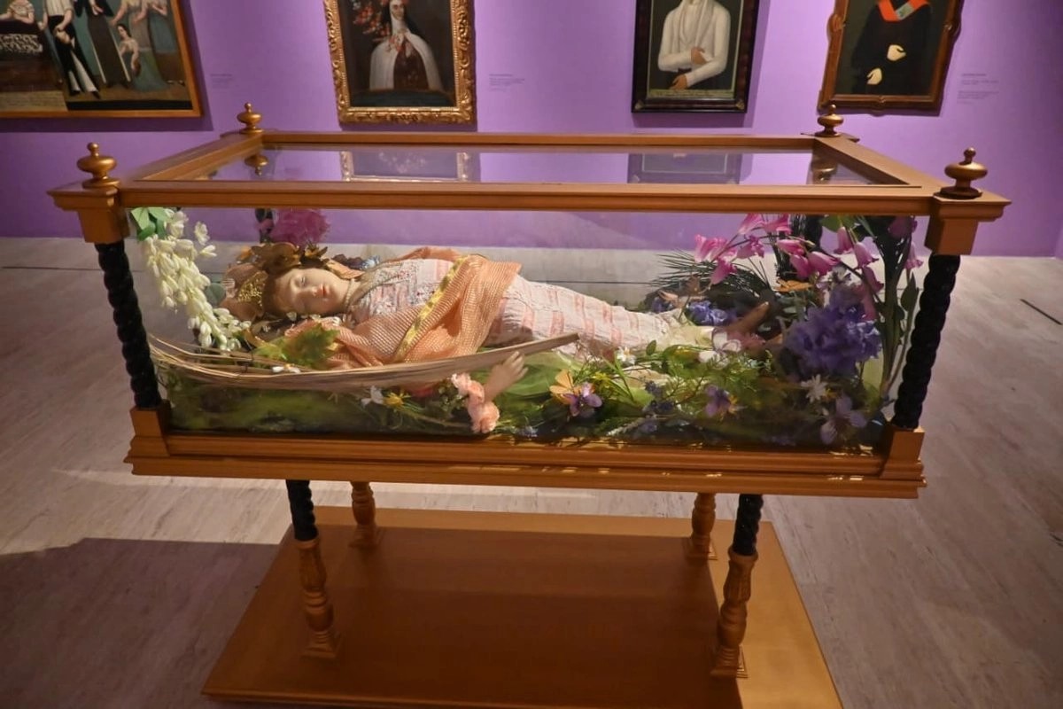 Cuerpo relicario Santa Rosita, siglo XIX, proveniente de Italia, realizado por Michel Tripisciano y Doménico Faulo. 