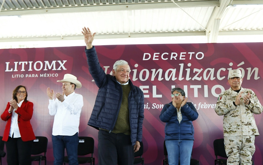 El Presidente durante la ceremonia con motivo del Decreto sobre nacionalización del litio en Sonora. Foto La Jornada