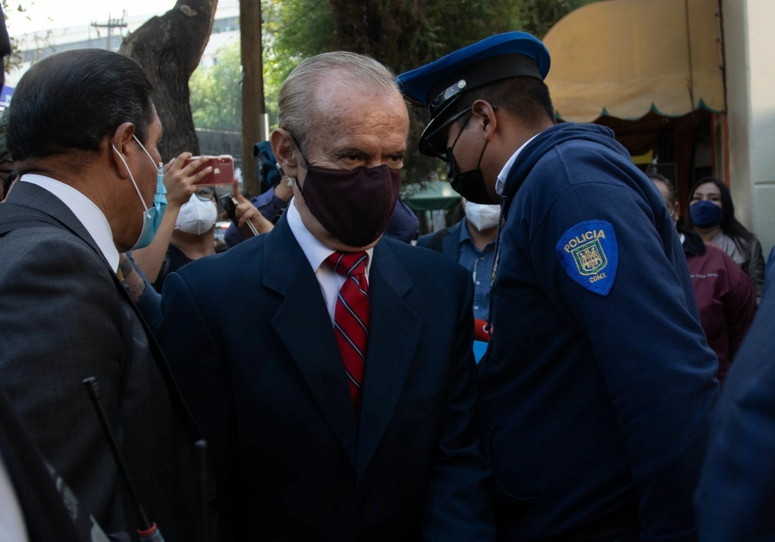El ex director del Proyecto Metro, Enrique Horcasitas, a su llegada a la audiencia por el colapso de la Línea 12 del Metro en juzgados orales de la Fiscalía General de Justicia de la Ciudad de México, el 2 de mayo de 2022. Foto Cuartoscuro