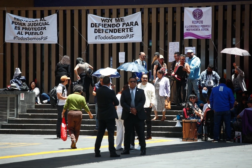 Trabajadores del Poder Judicial durante una protesta. Foto Cristina Rodríguez