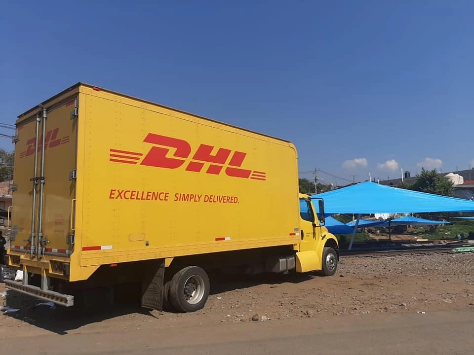 El bloqueo de las vías férreas a un costado de la comunidad de Caltzonzin ya cumplió 49 días. El pasado 13 de noviembre publicaron que se realizó la “retención de unidades”. Foto tomada de www.facebook.com/Sección-XVIII-SNTE-CNTE-Poder-de-Base