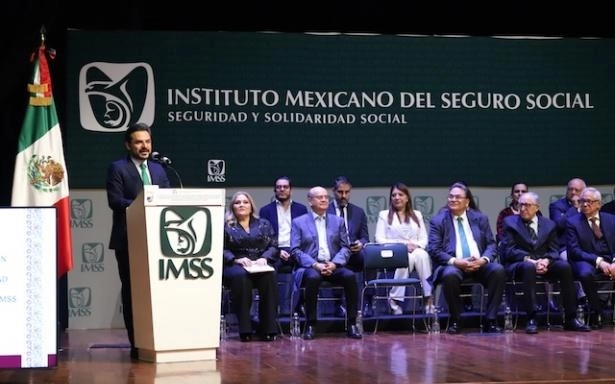 El director general del Instituto Mexicano del Seguro Social, Zoé Robledo durante el Se llevó a cabo la 3a Edición del Concurso de Oposición. Foto IMSS