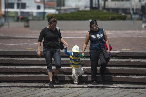 El Pleno del Consejo de la Judicatura Federal sostuvo que el reconocimiento a la diversidad de las familias es necesario para hacer una realidad el derecho a la igualdad de todas las personas y las familias, lo que resulta fundamental tratándose de familias homoparentales. Foto Alfredo Domínguez / Archivo