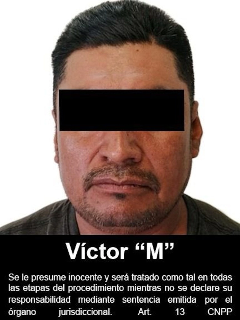 El gobierno de México concedió la extradición y la entrega del fugitivo a los agentes estadunidenses designados para su traslado, que se realizó en el AICM. Imagen tomada de @FGRMexico