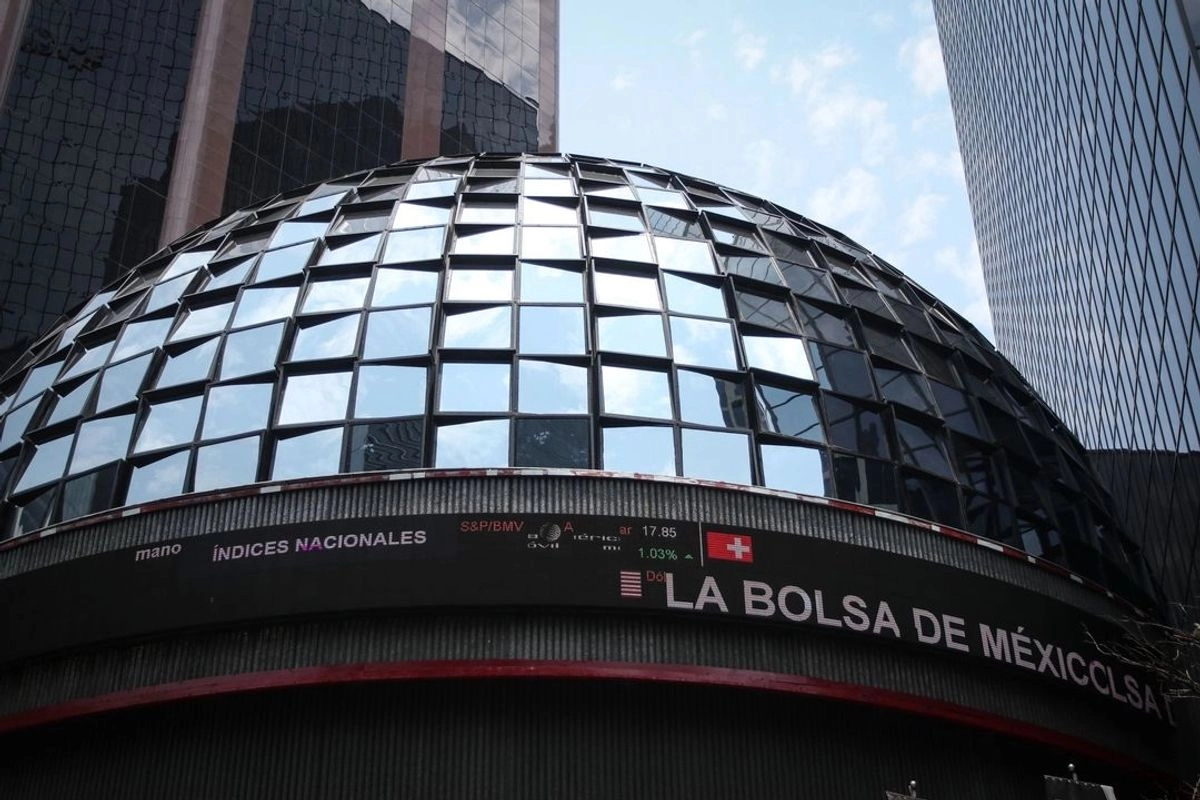 “No podemos hablar de que el mercado crezca sin innovación y sin hacer las cosas de manera diferente. Este es un movimiento estratégico, que añade liquidez y jugadores al mercado mexicano para el desarrollo económico del país”, destacó Jorge Alegría, director de la BMV. Foto 