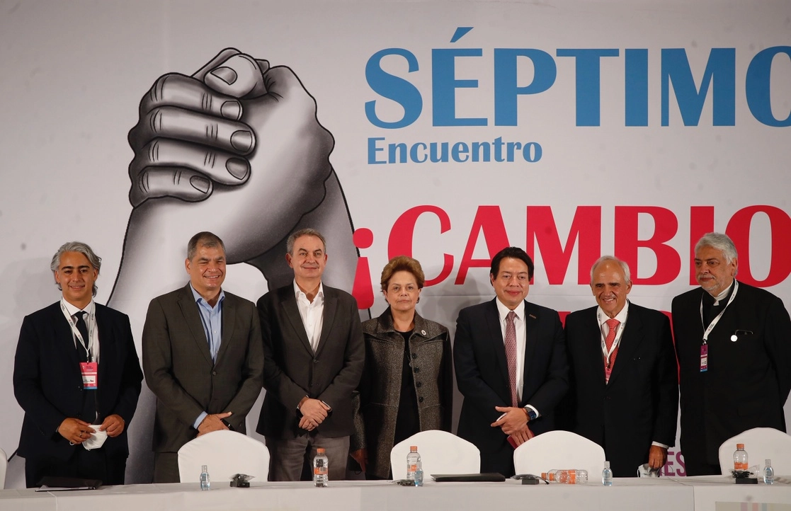 Marco Enríquez-Ominami, Rafael Correa, José  Luis Rodríguez Zapatero, Dilma Russeff,  Mario Delgado, Ernesto Samper y Fernando Lugo,  en la inauguración del encuentro. Foto: Cristina Rodríguez 