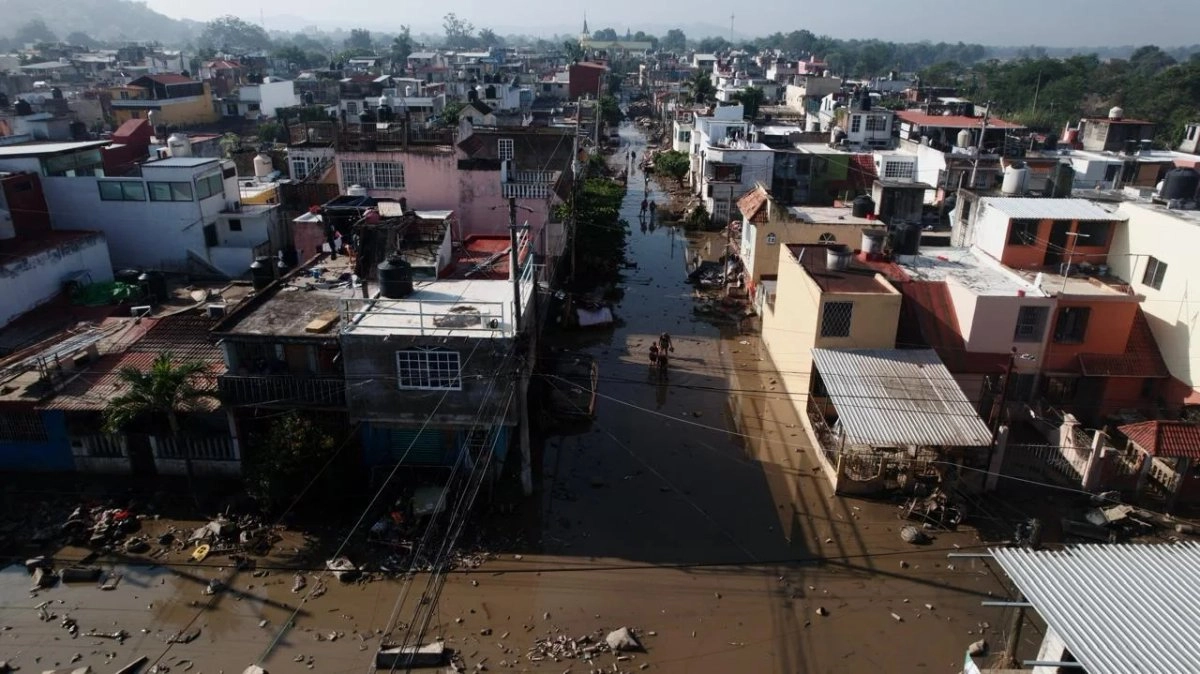 Calles de la colonia Infonavit Gaviotas en Poza Rica, Veracruz, afectada por las intensas lluvias. Foto 

