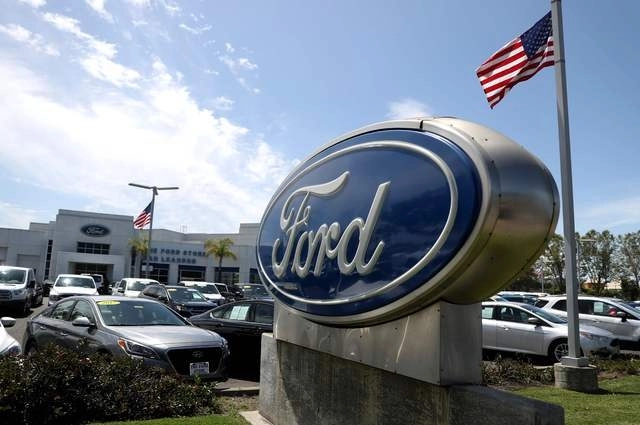 Las fabricantes de automóviles Tesla, Volvo, Mercedes y Ford demandaron al gobierno de Estados Unidos para pedir que cesen los aranceles sobre algunas piezas importadas de China. Foto de Justin Sullivan / Getty Images / Afp