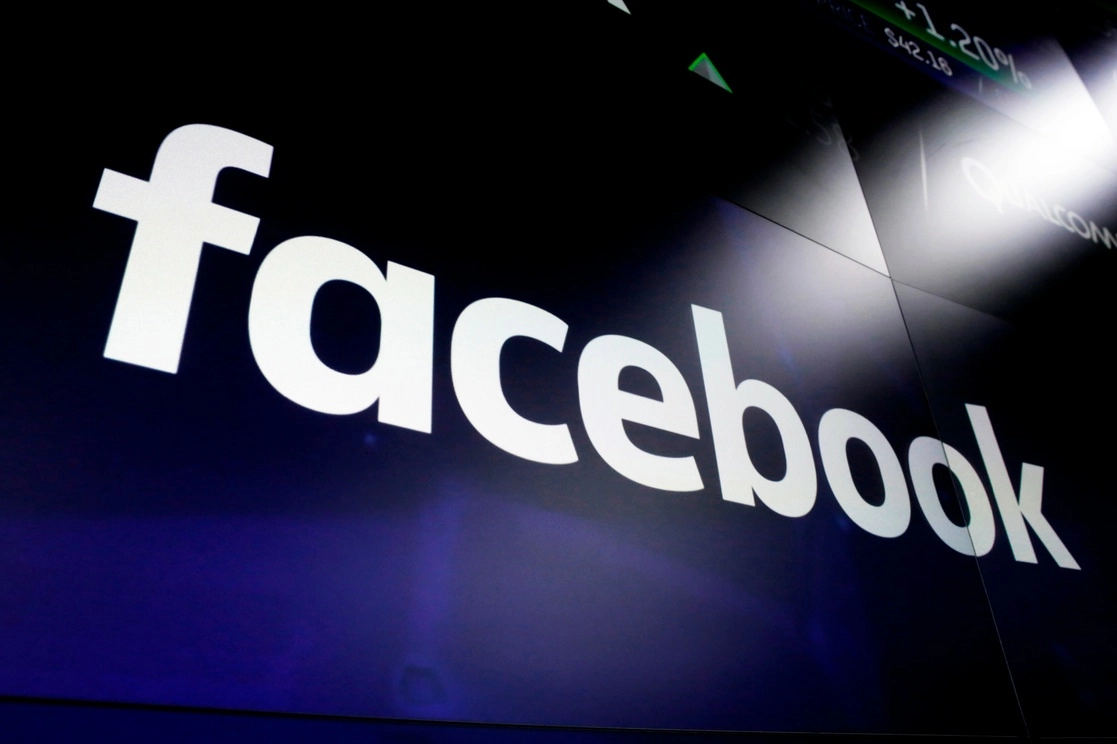 Facebook anunció este miércoles que invertirá mil millones de dólares para impulsar el periodismo. Foto Ap