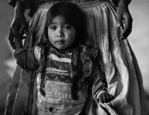 El mandil, 1988. Captada en San Simón de la Laguna, estado de México. Foto Mariana Yampolsky