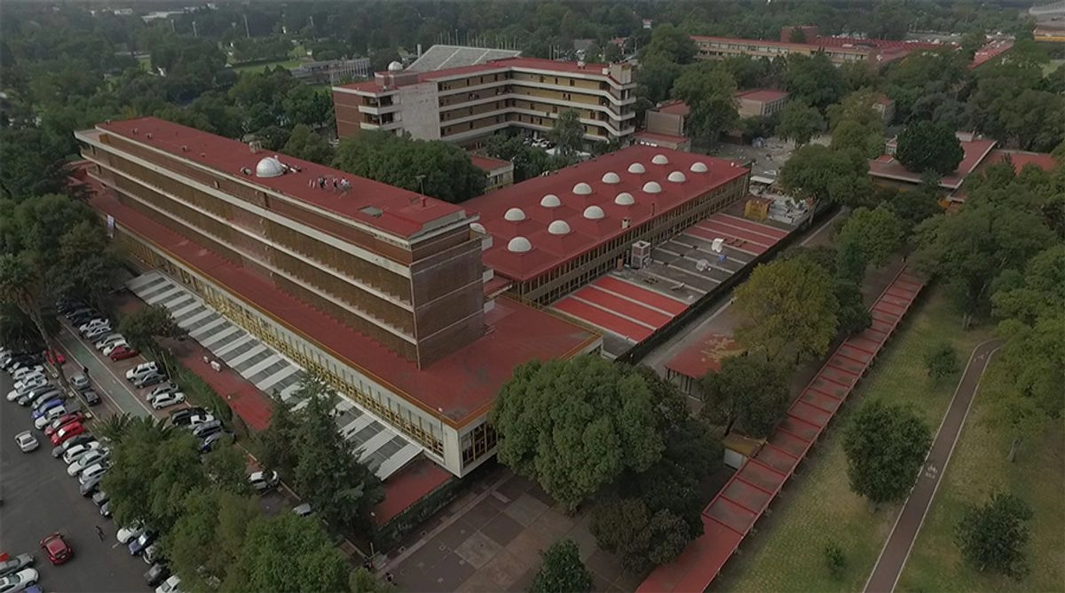 Lo ocurrido en el Colegio de Ciencias y Humanidades (CCH) plantel Sur ha desencadenado que los estudiantes muestran no sólo luto, sino que expresan su malestar por la falta de seguridad en sus planteles y los alrededores de ellos. Foto 
