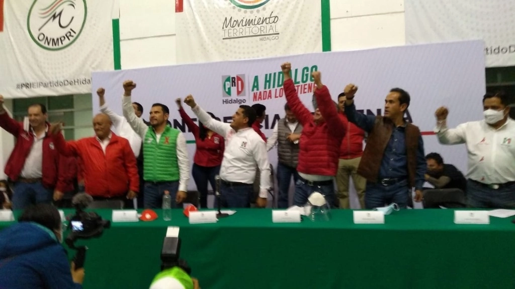 Festejos del tricolor la noche de este domingo. Foto La Jornada