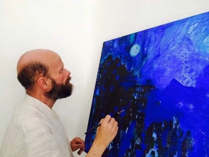 Sus compromisos con el cine o la televisión no le permitían dedicarse de tiempo completo a la pintura, sino hasta 2012 que la retomó e inició una nueva etapa creativa. Foto tomada de FB