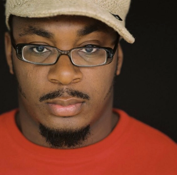 Nacido en Londres de inmigrantes nigerianos, Ty lanzó su primer álbum, "Awkward", en 2001. Foto tomada del Twitter @Lligo_Rock