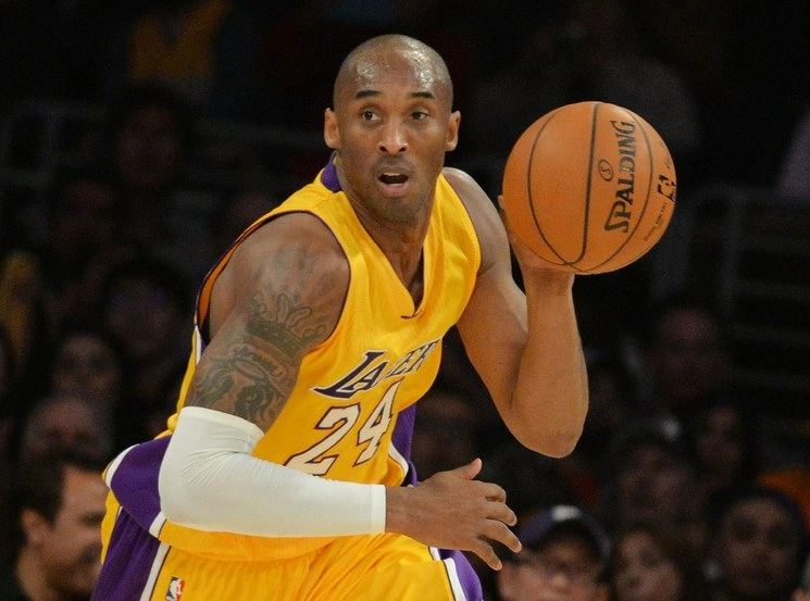 Kobe Bryant durante un partido de la NBA en el Staples Center de Los Ángeles, California. Foto Afp