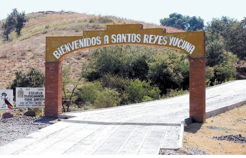 Los hombres atacados viajaban en un taxi. Foto La Jornada