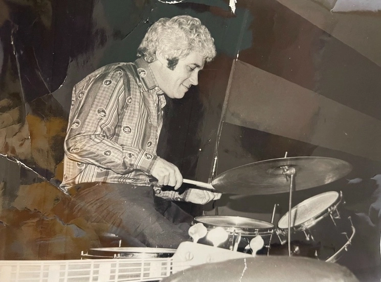 El cantante y compositor argentino, Chico Novarro, falleció a los 88 años. Foto Tomada de X @NovakPablo