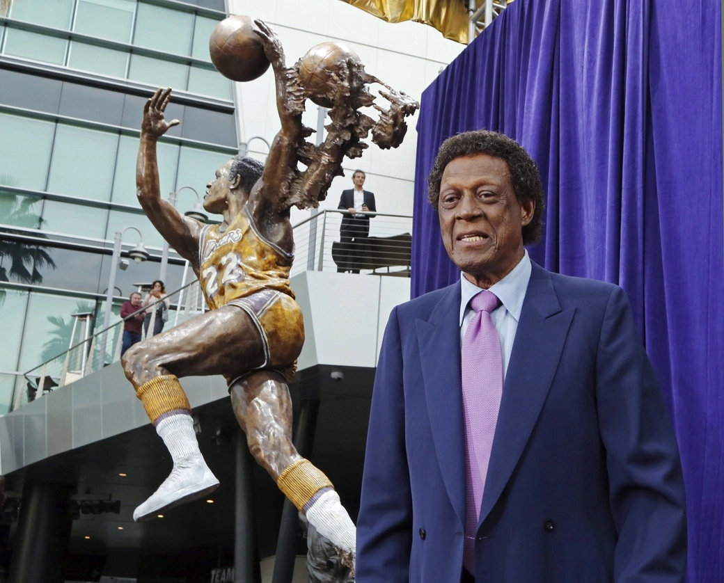 Elgin Baylor, el legendario astro de los Lakers, falleció ese lunes en Los Ángeles. Foto Ap