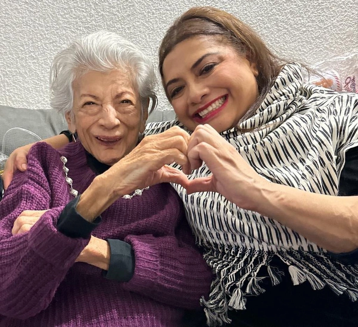  La señora Margarita Molina Ríos murió ayer a los 96 años, informó el gobierno de la Ciudad de México. La presidenta Claudia Sheinbaum expresó su solidaridad con la mandataria capitalina.