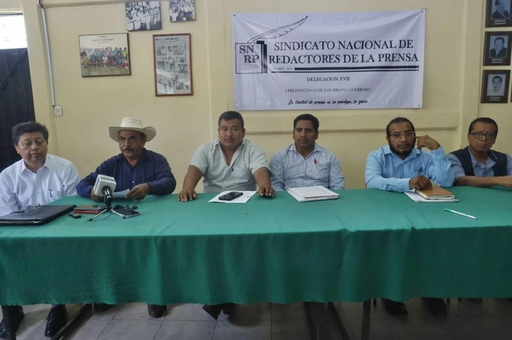 Conferencia en el centro de derechos Tlachinollan en imagen tomada de su cuenta de twitter.