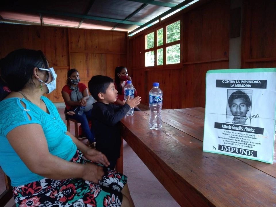 En cuanto a la investigación, Chloé Stevenson, integrante del Centro de Derechos Humanos Fray Bartolomé de las Casas -organización civil que acompaña el caso-, señaló que el plan de la fiscalía estatal “presenta todavía importantes deficiencias”. Foto