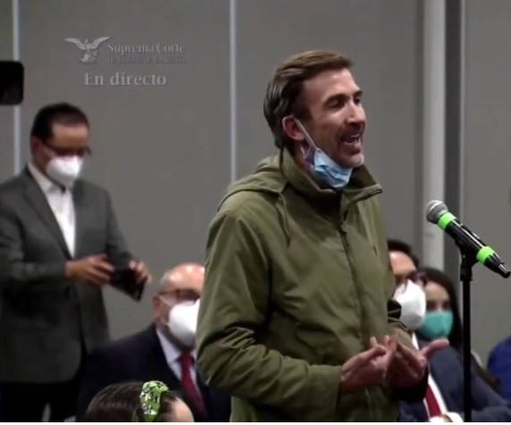Alonso Castillo Cuevas hijo de Alejandra Cuevas Moran durante su petición al ministro Zaldívar. Fotograma tomado del video emitido por SCJN 