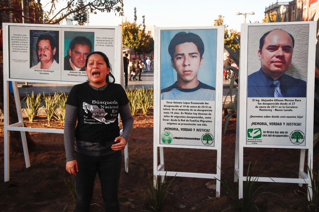 Familiar de una persona desaparecida durante una protesta en imagen de archivo. Foto Víctor Camacho
