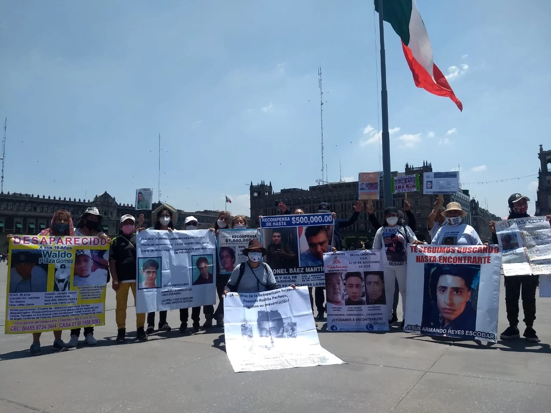 Participantes de la "Caminata por la Memoria y Dignidad". Foto Fernando Camacho