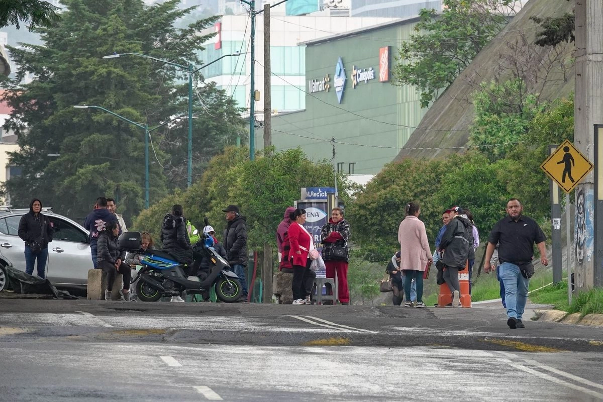 Familiares de Orlando Manuel y Daniel Tadeo, jóvenes atropellados en Santa Fe, bloquearon vialidades en la zona para señalar la falta de justicia por sus muertes. Foto 