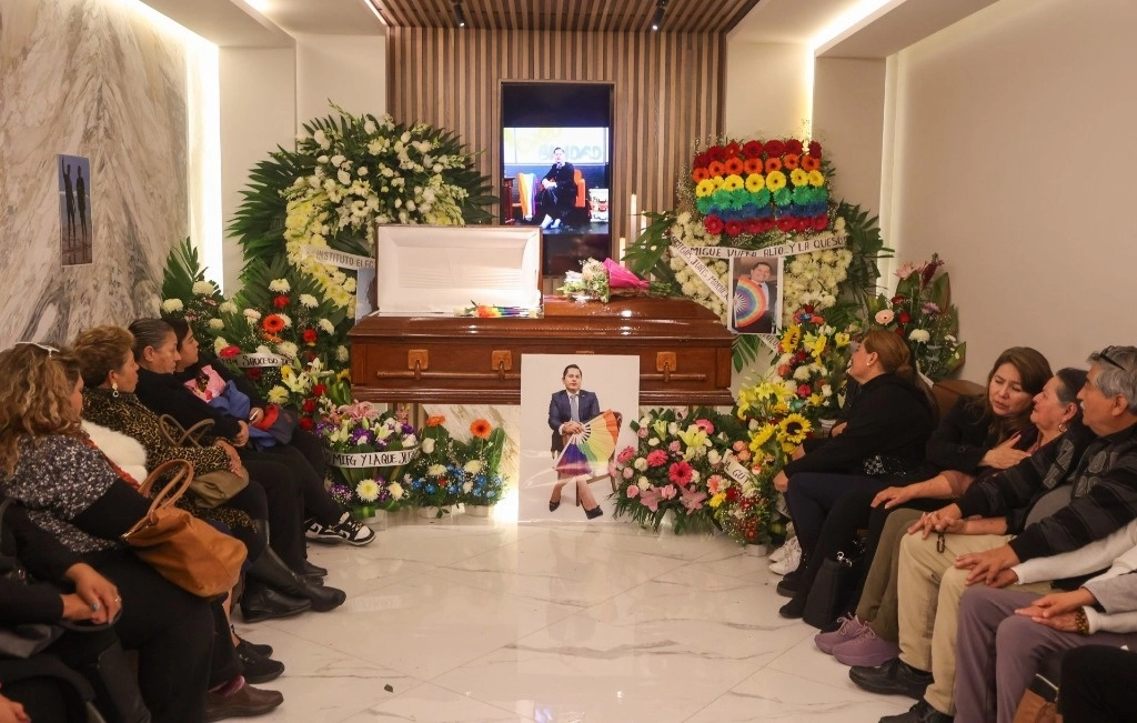 Los restos Ociel Baena son velados en el recinto funeral Latinoamérica, en Saltillo, Coahuila, el 15 de noviembre de 2023. Foto Cuartoscuro