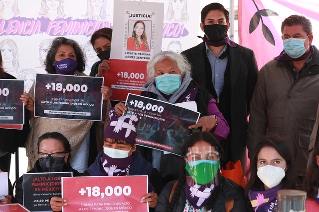 Madres de víctimas de feminicidio se manifestaron la mañana de este 24 de noviembre de 2020 en Palacio Nacional. Foto María Luisa Severiano