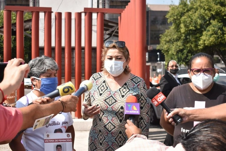La diputada Guadalupe Almaguer durante conferencia de prensa tras el encuentro. Foto tomada de la cuenta de Twitter @Med_DipAlmaguer
