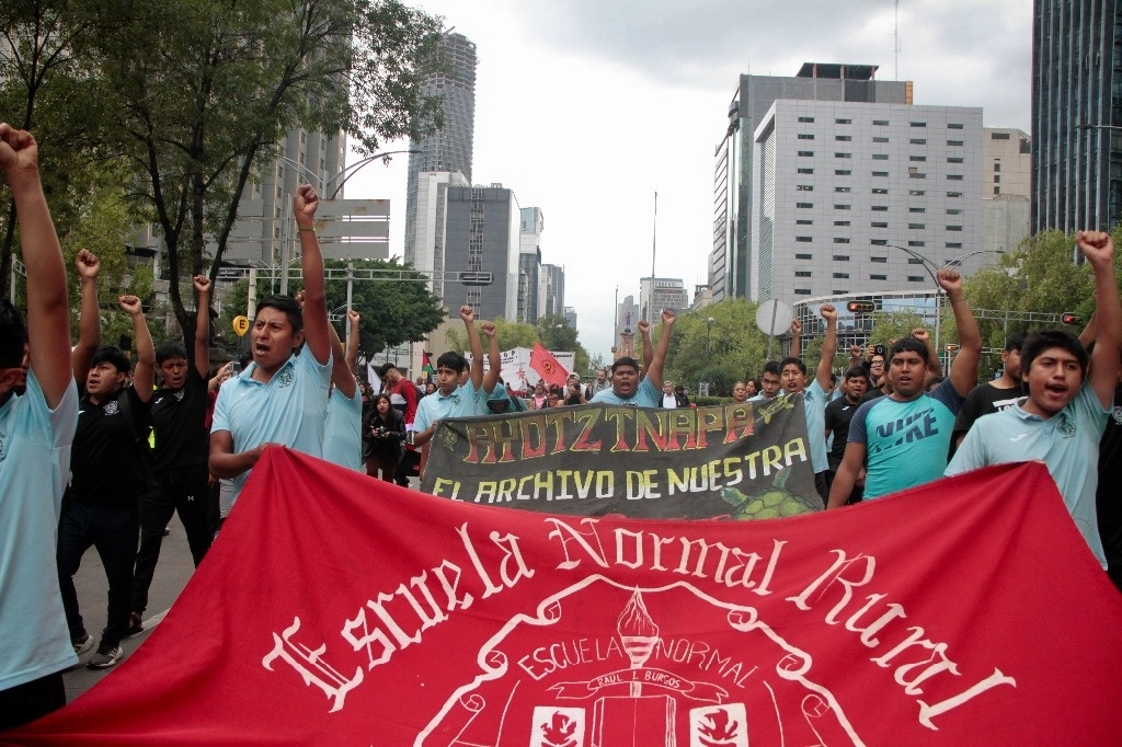 Las actividades inician en Chilpancingo, el 18 de septiembre, con una megamarcha estatal citada a las 11 de la mañana. Foto Germán Canseco / Archivo