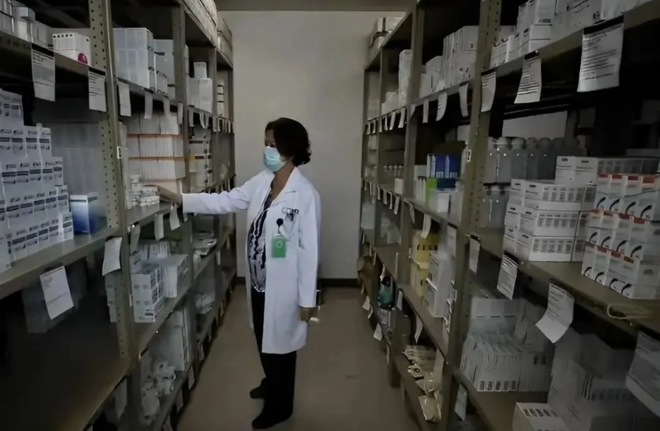 Fabricantes de material de curación y productos higiénicos señalan que Birmex no se ha comunicado con varios de quienes ya habían sido seleccionados como proveedores para el periodo 2025-2026. Foto 