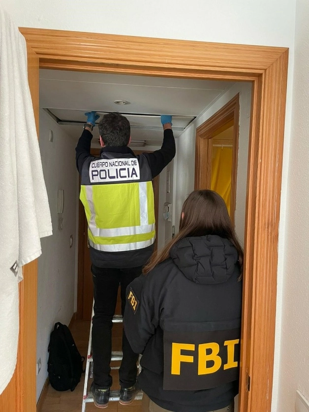 Agentes del FBI en operativo. Foto Europa Press