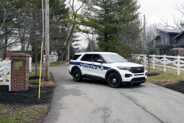 La casa en Indiana del ex vicepresidente Mike Pence fue revisada por agentes del FBI durante el fin de semana. Foto Ap