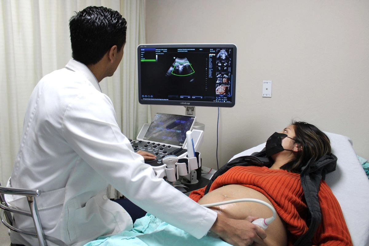 Del total de las adolescentes que había en el país y que ya habían iniciado su vida sexual, dos de cada tres (66.9 por ciento) utilizó algún método anticonceptivo en su primera relación sexual: el más común fue el preservativo o condón masculino (92.2 por ciento). Le siguieron la píldora del día siguiente o anticoncepción de emergencia (4 por ciento) y los métodos hormonales2 (3.5 por ciento). Foto 