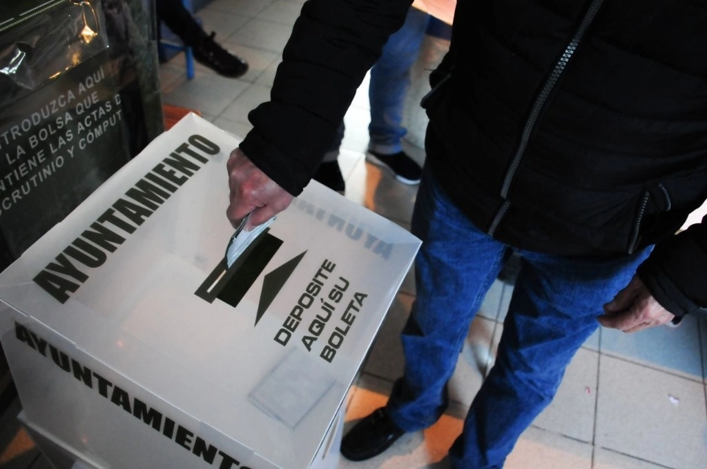 En Hidalgo se realizan las elecciones para elegir presidentes municipales. En la imagen una casilla en Pachuca, el 18 de octubre de 2020. Foto Cuartoscuro