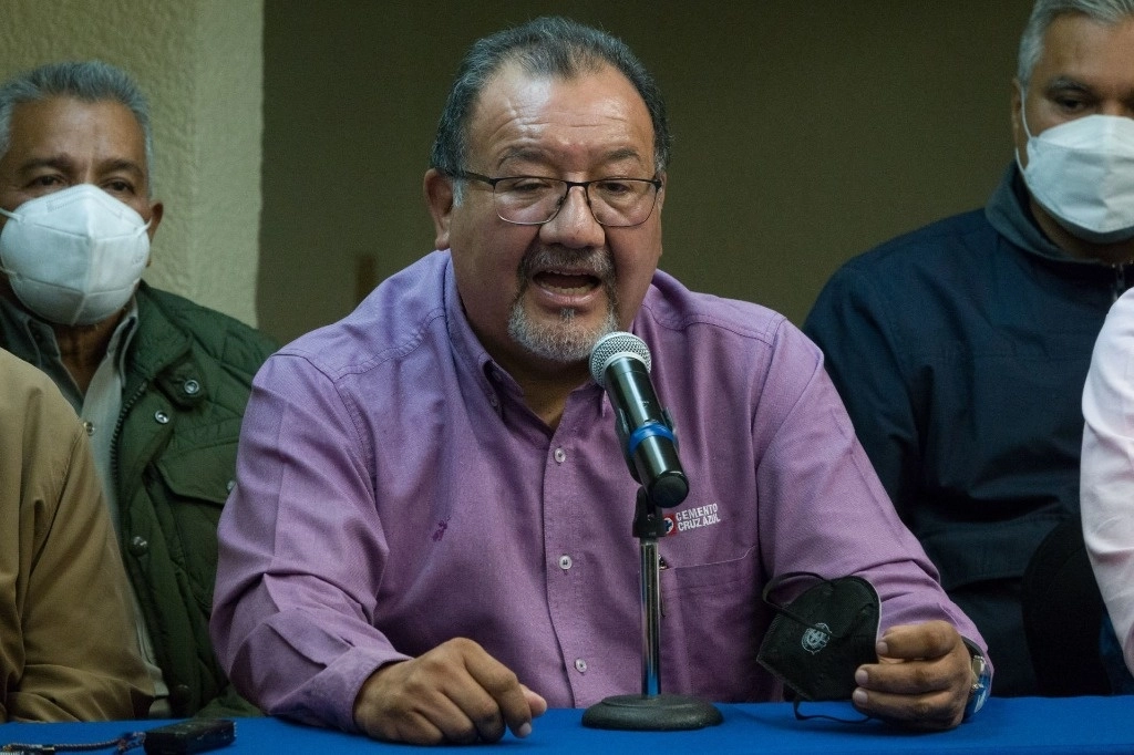Federico Sarabia junto con otros ex socios de la cementera identificados como 'Alvaristas' que laboraban en la planta de Jasso, Tula, intentaron apoderarse de la cooperativa a través de la simulación de una asamblea de socios. Foto Cuarotscuro / Archivo 