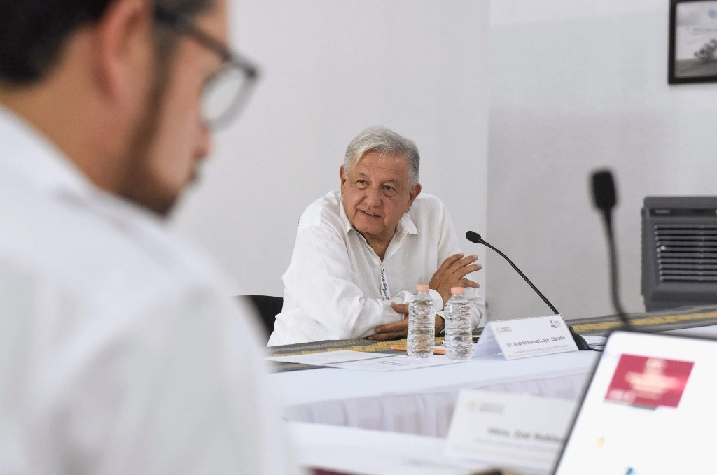 Imagen del presidente Andrés Manuel López Obrador que publicó en sus redes junto al mensaje dirigido a la CFE.