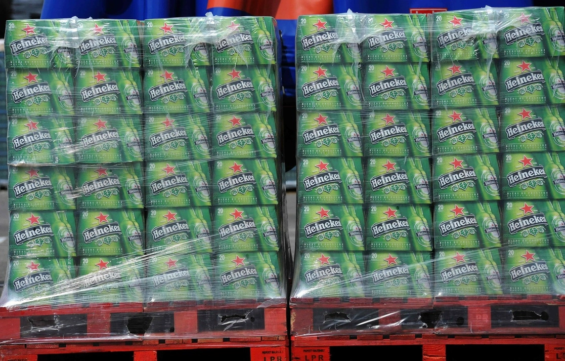 La mexicana Femsa anunció una oferta de participación en Heineken por unos 3,500 millones de euros. Foto Afp