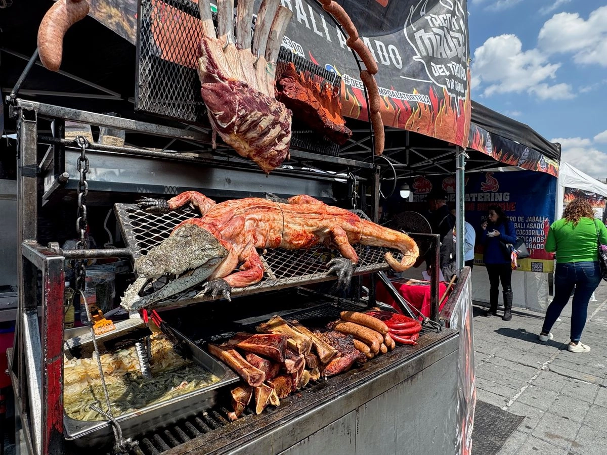 La Feria del Taco Neza 2025 se celebra en la explanada Unión de Fuerzas del palacio municipal de. Nezahualcóyotl. Foto