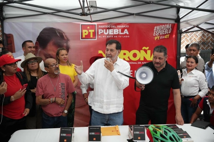 Gerardo Fernández Noroña, aspirante a coordinador de los Comités de Defensa de la 4T, realizó una gira en el estado de Puebla, el 22 de junio de 2023. Foto tomada de Twitter @fernandeznorona 