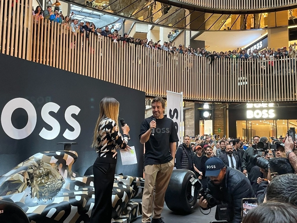 “Hemos pasado unas 200-250 vueltas en el simulador, así que todo lo que vamos a hacer el fin de semana está preparado”. Foto La Jornada