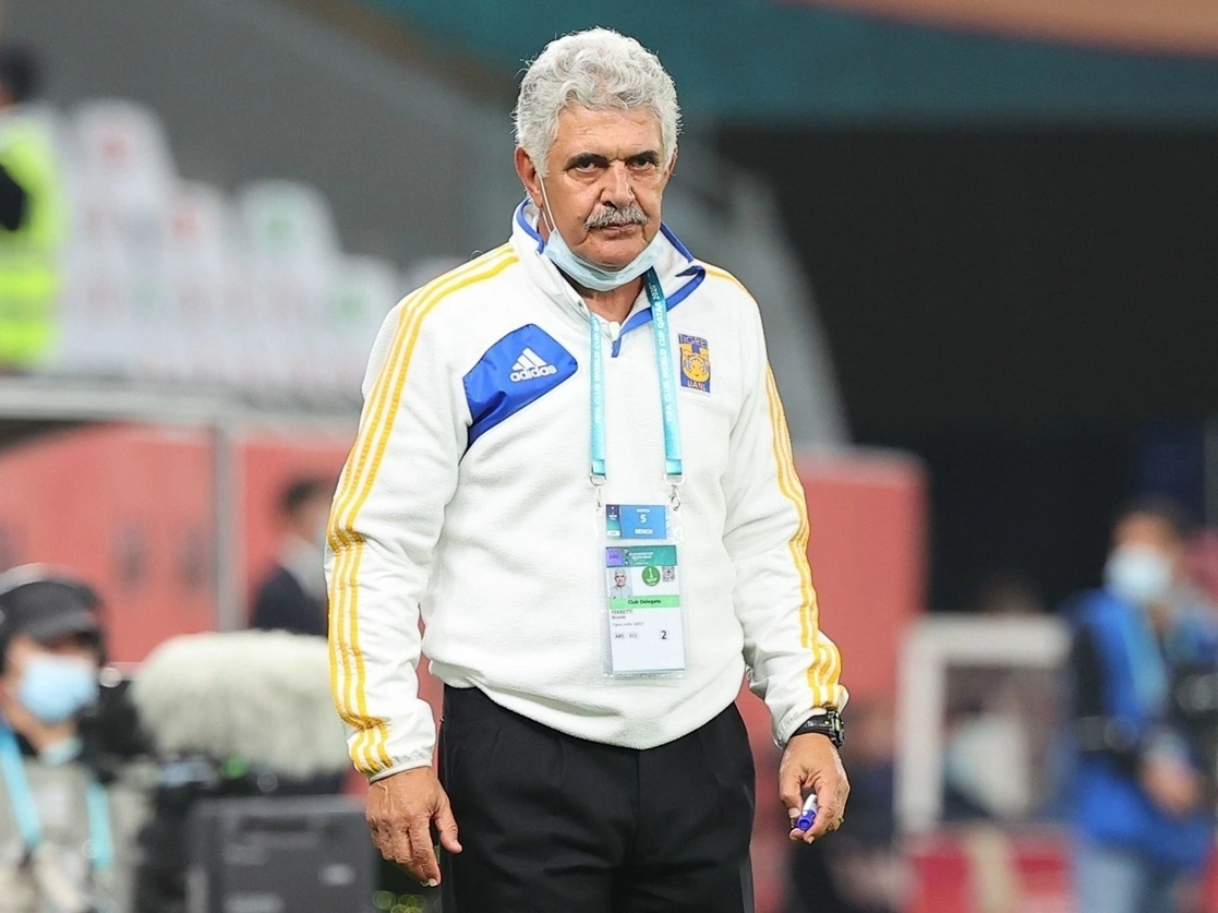 Después de varios días de especulación, Ricardo ‘Tuca’ Ferretti confirmó con una palabra que dejará al término de la temporada la dirección técnica de Tigres, equipo con el que consiguió cinco títulos y llegó a la final del Mundial de Clubes. Foto Afp / Archivo