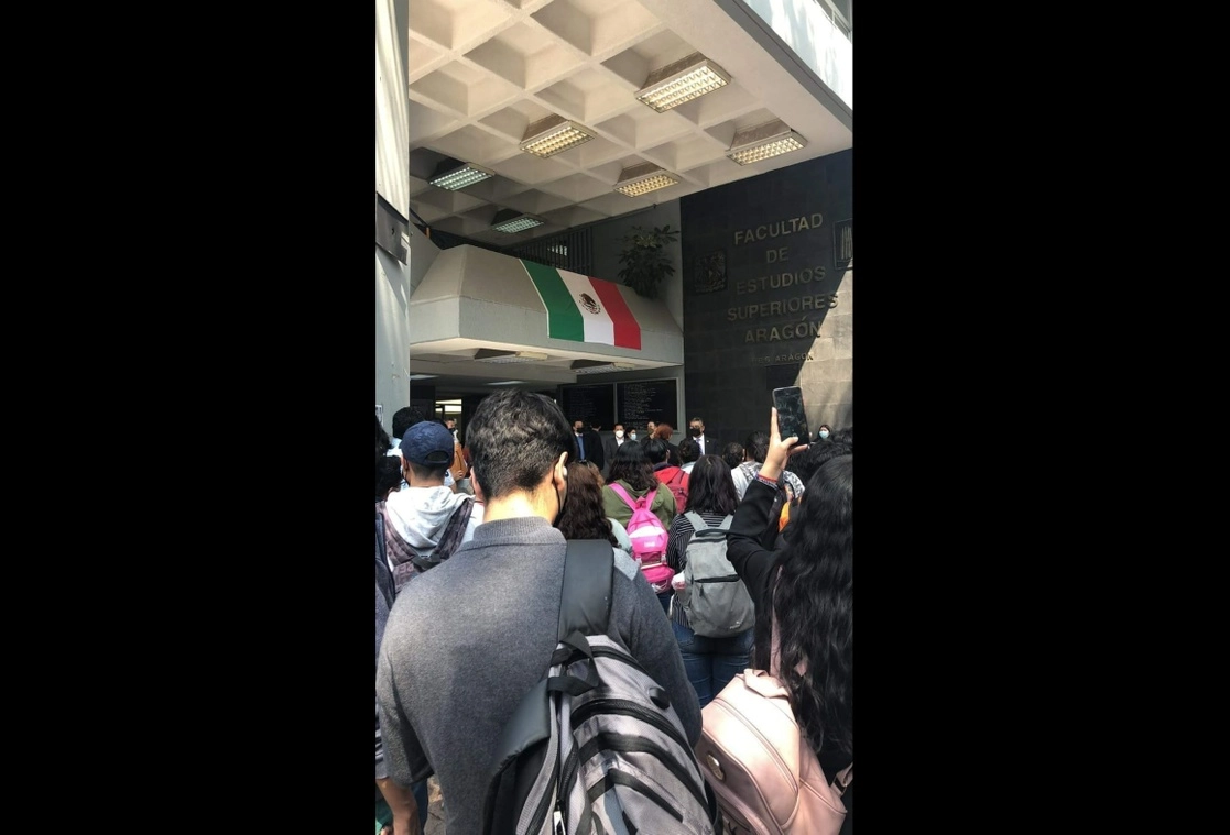 Más de cinco mil alumnos de la FES-Aragón de la UNAM fueron afectados por la suspensión de clases anunciada por integrantes de la Asamblea estudiantil. Foto ‘La Jornada’