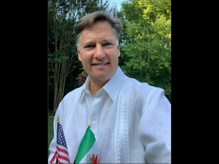 El embajador de Estados Unidos en México celebró en su cuenta oficial en Twitter la captura del presunto líder del cártel de Santa Rosa de Lima. Imagen tomada de dicha red social @USAmbMex